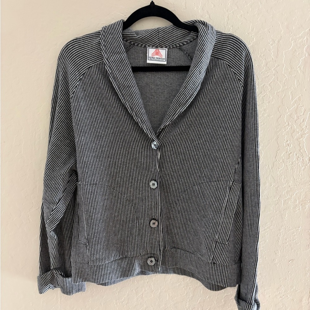 Classic Gloria Thornton Black and White V-Neck Sweater